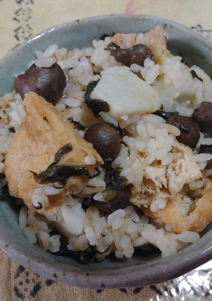 がんもどきと芋炊き込み飯(簡単)-レシピのメイン写真