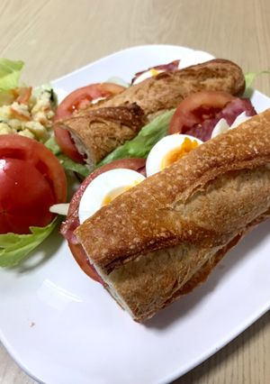 ベーコンとたまごのバケットサンド-レシピのメイン写真