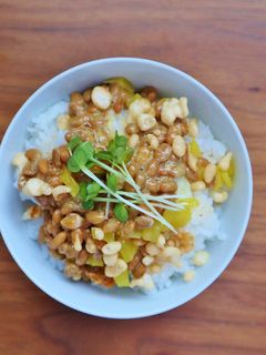 納豆好き必見!簡単♪たくあん入り納豆ご飯-レシピのメイン写真