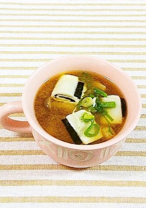 お味噌汁に、くるくる海苔チーズ♪-レシピのメイン写真