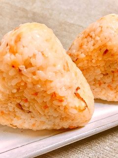 冷温どちらでも♪《鮭チーズおにぎり》-レシピのメイン写真