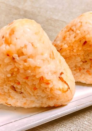 冷温どちらでも♪《鮭チーズおにぎり》-レシピのメイン写真