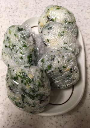 塩昆布と大根葉の簡単おにぎり-レシピのメイン写真