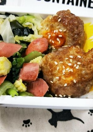 豚ひき肉ボールの中で☆うずら卵の目玉焼き-レシピのメイン写真