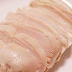 รูปของ 使える!鶏胸肉でし~っとり簡単⭐茹で鶏