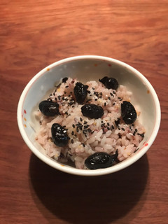 雑穀米入り黒豆しぼりのごはん-レシピのメイン写真