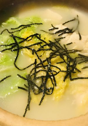具材二つ●鶏むね肉と白菜のシンプル鍋-レシピのメイン写真