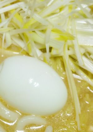 ごま味噌豆乳鍋の残りで豆乳味噌ラーメン-レシピのメイン写真