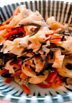 ハナビラタケとひじきの煮物-レシピのメイン写真