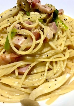 しめじと小松菜のカルボナーラ-レシピのメイン写真