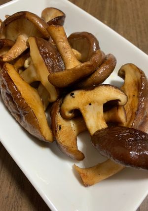 簡単おつまみ☆しいたけの酒蒸し醤油焼き-レシピのメイン写真