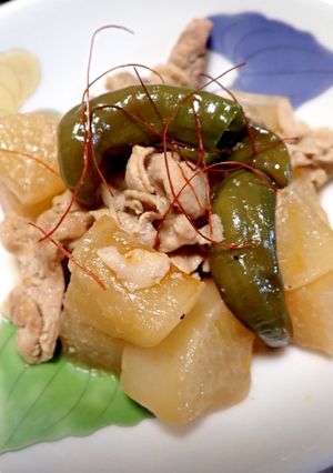 土鍋で作る大根と豚肉のピリ辛煮-レシピのメイン写真