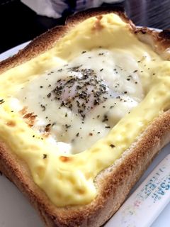 ラピュタパンをアレンジ♪目玉焼きトースト-レシピのメイン写真