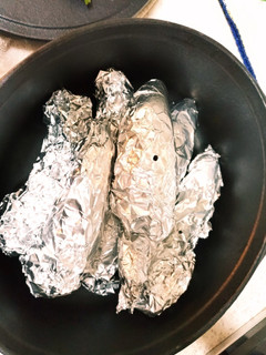 ピピットコンロ ダッチオーブンで焼き芋-レシピのメイン写真
