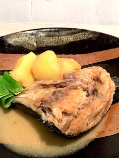 生鮭頭とじゃが芋の味噌煮-レシピのメイン写真