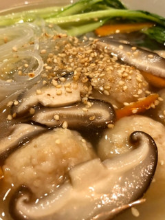 鶏団子と春雨のナンプラースープ-レシピのメイン写真