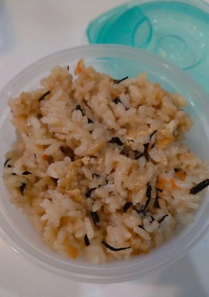 炊き込みご飯の素にひじきをプラス-レシピのメイン写真