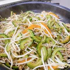A picture of ゴーヤ豚ミンチ炒め.
