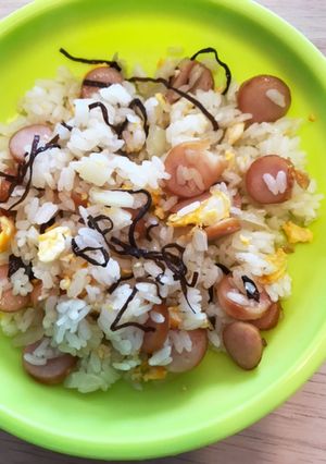 子ども大好き♡ウィンナーと塩こんぶの炒飯-レシピのメイン写真