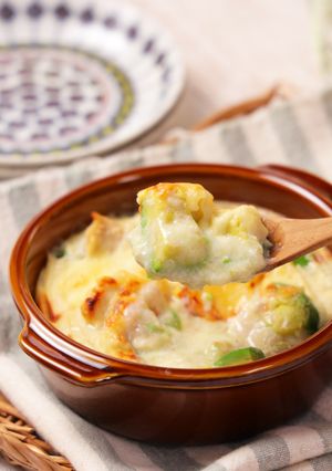 鶏むね肉のヘルシー♪長いもソースグラタン-レシピのメイン写真