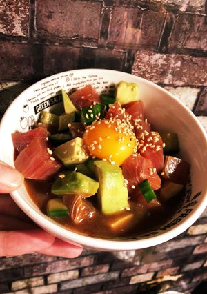 まぐろアボカドキュウリの月見ユッケ風-レシピのメイン写真