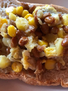 納豆とポテサラワサビ風味のトースト-レシピのメイン写真