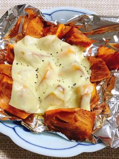 簡単☆おつまみにも♪柿のチーズ焼き-レシピのメイン写真