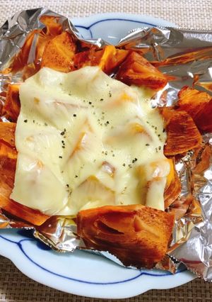 簡単☆おつまみにも♪柿のチーズ焼き-レシピのメイン写真