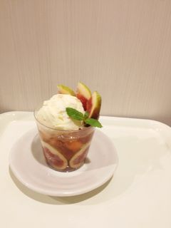 熟し柿とイチジクのパフェ-レシピのメイン写真