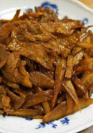 ほかほかご飯に牛肉とごぼうの味噌炒め-レシピのメイン写真