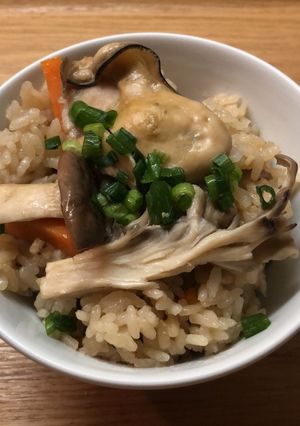 秋だね♪ 牡蠣とキノコの炊き込みご飯♪-レシピのメイン写真