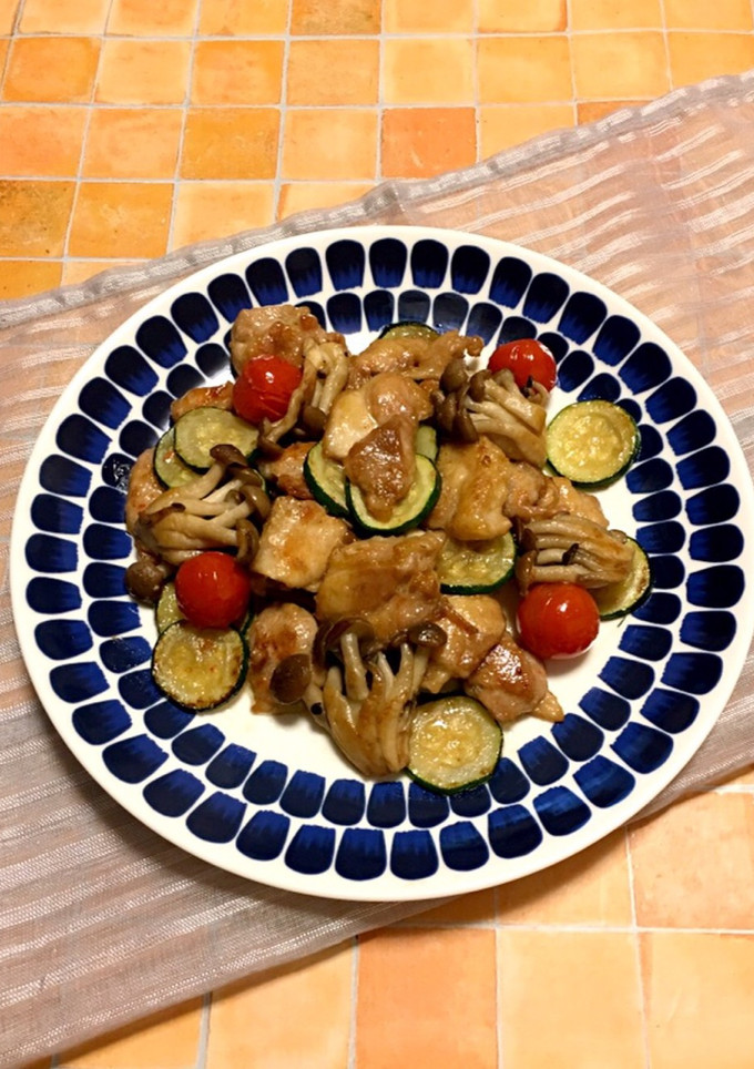 ミニトマト☆鶏肉&ズッキーニのバタ醤油炒-レシピのメイン写真