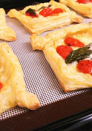 モッツァレラチーズとミニトマトのパイ-レシピのメイン写真