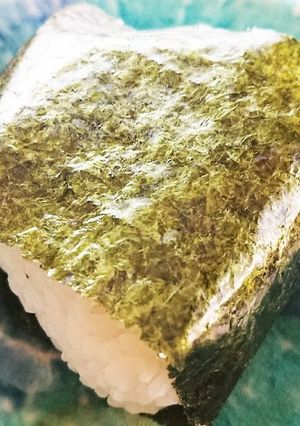 我が家で好評なおかかマヨおにぎり-レシピのメイン写真