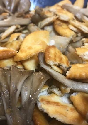 まいたけクラッカー-レシピのメイン写真