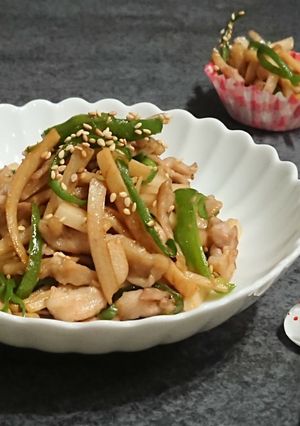 れんこんシャキシャキ。青椒肉絲-レシピのメイン写真