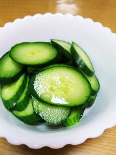 昆布だしと塩で簡単きゅうりの浅漬け♥゛-レシピのメイン写真