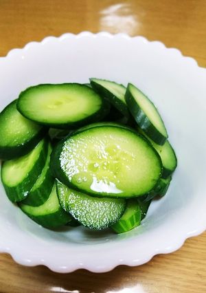 昆布だしと塩で簡単きゅうりの浅漬け♥゛-レシピのメイン写真