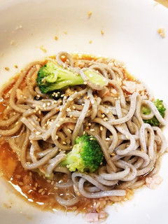 ツナブロッコリー胡麻ドレ蕎麦-レシピのメイン写真