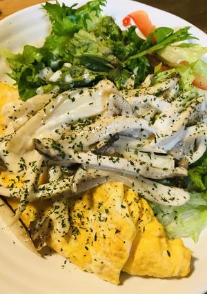 オムレツとキノコのクリーミーソースサラダ-レシピのメイン写真