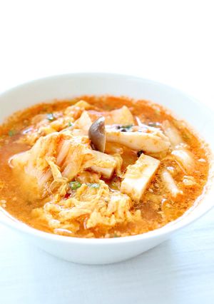 ピリ辛な【キムチと卵のスープ】中華スープ-レシピのメイン写真