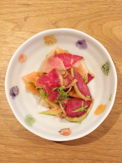 紅芯大根と柿のサラダ-レシピのメイン写真