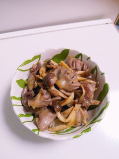 ☆しめじとずり(砂肝)の醤油バター炒め☆-レシピのメイン写真