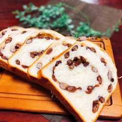 รูปของ HB金時の煮豆たっぷり♡クルクル 豆パン