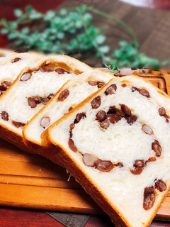 HB金時の煮豆たっぷり♡クルクル 豆パン-レシピのメイン写真