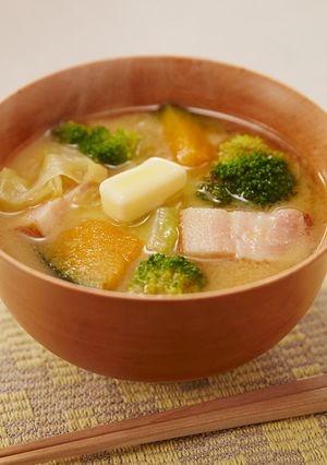 ベーコンと野菜の味噌汁、バター風味-レシピのメイン写真