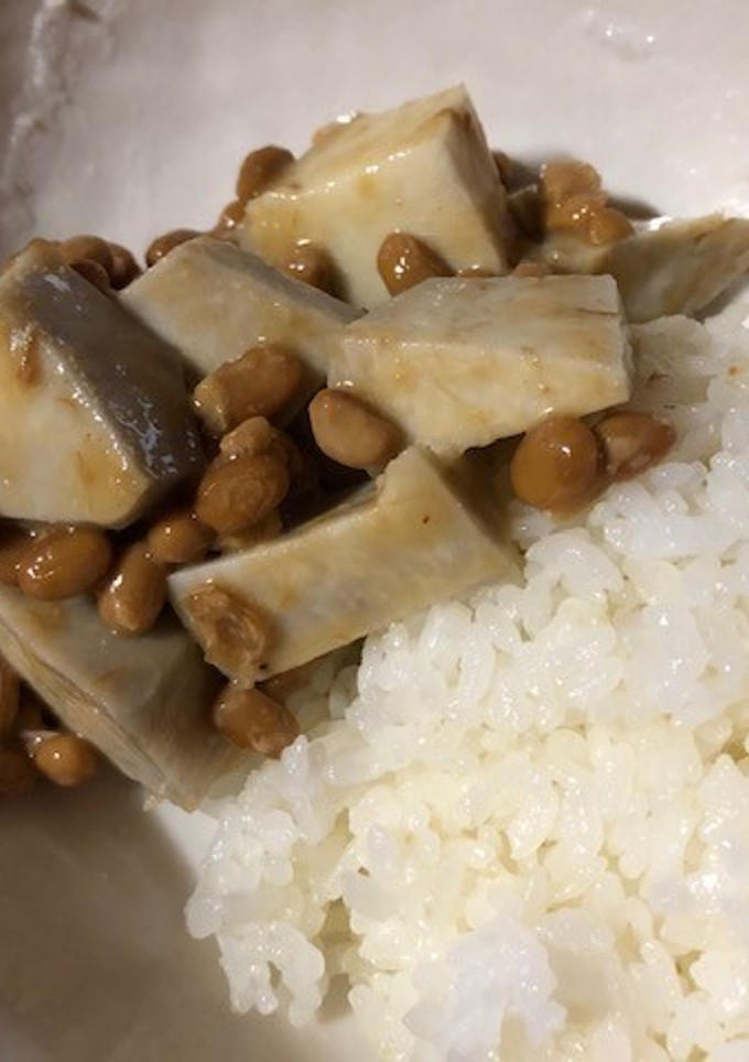 さばの味噌煮のたれを使って納豆里芋-レシピのメイン写真
