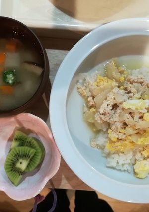 保育園給食★鶏と豆腐のふわふわ丼-レシピのメイン写真