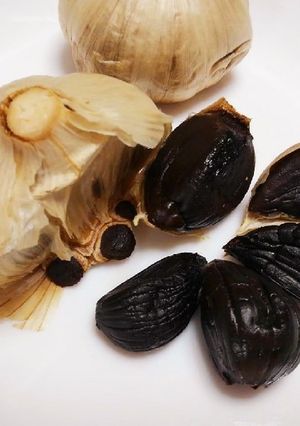 炊飯器で簡単!! 家庭で熟成黒にんにく-レシピのメイン写真