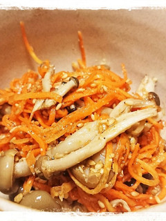 甘口☆しめじとにんじんのごま和え-レシピのメイン写真